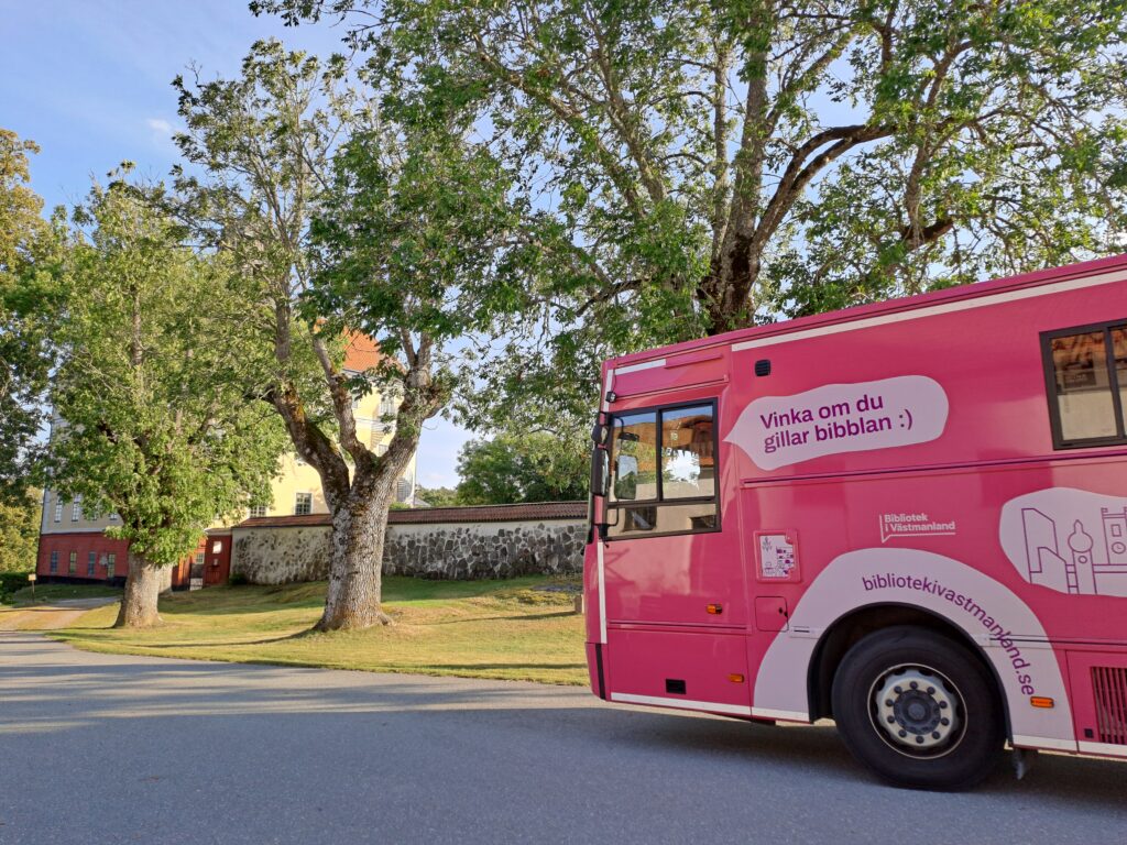 Biblioteksbussen vid Bjurhovdapoolen