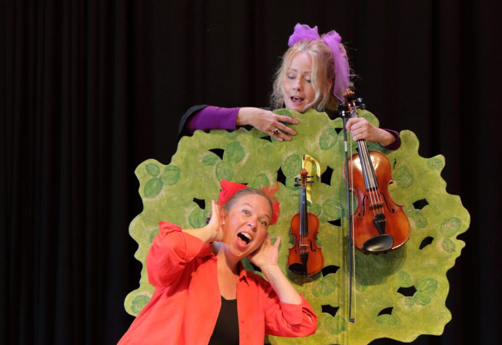 Sjung alla barn – Sång och musiklek med Lina och Catharina på Kungsörs bibliotek