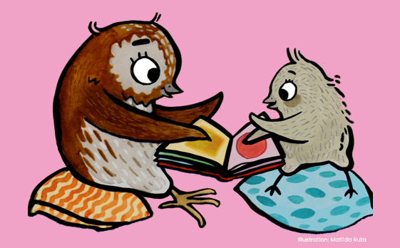 Två illustrerade ugglor som läser tillsammans.