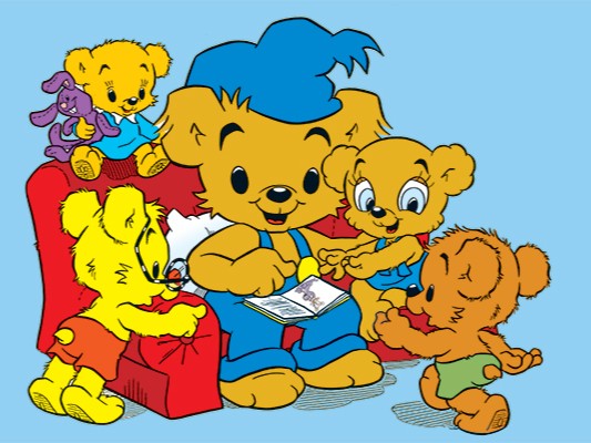 Bamse läser saga för sina barn